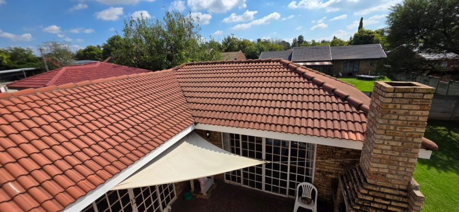 4 Bedroom Property for Sale in Miederpark North West